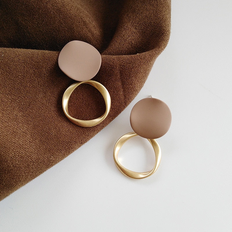 Autumn Winter New Brown Earrings Vintage Matte drop Earrings for women Metal Fashion Statement Dangle Earring 2026 Trend Jewelry